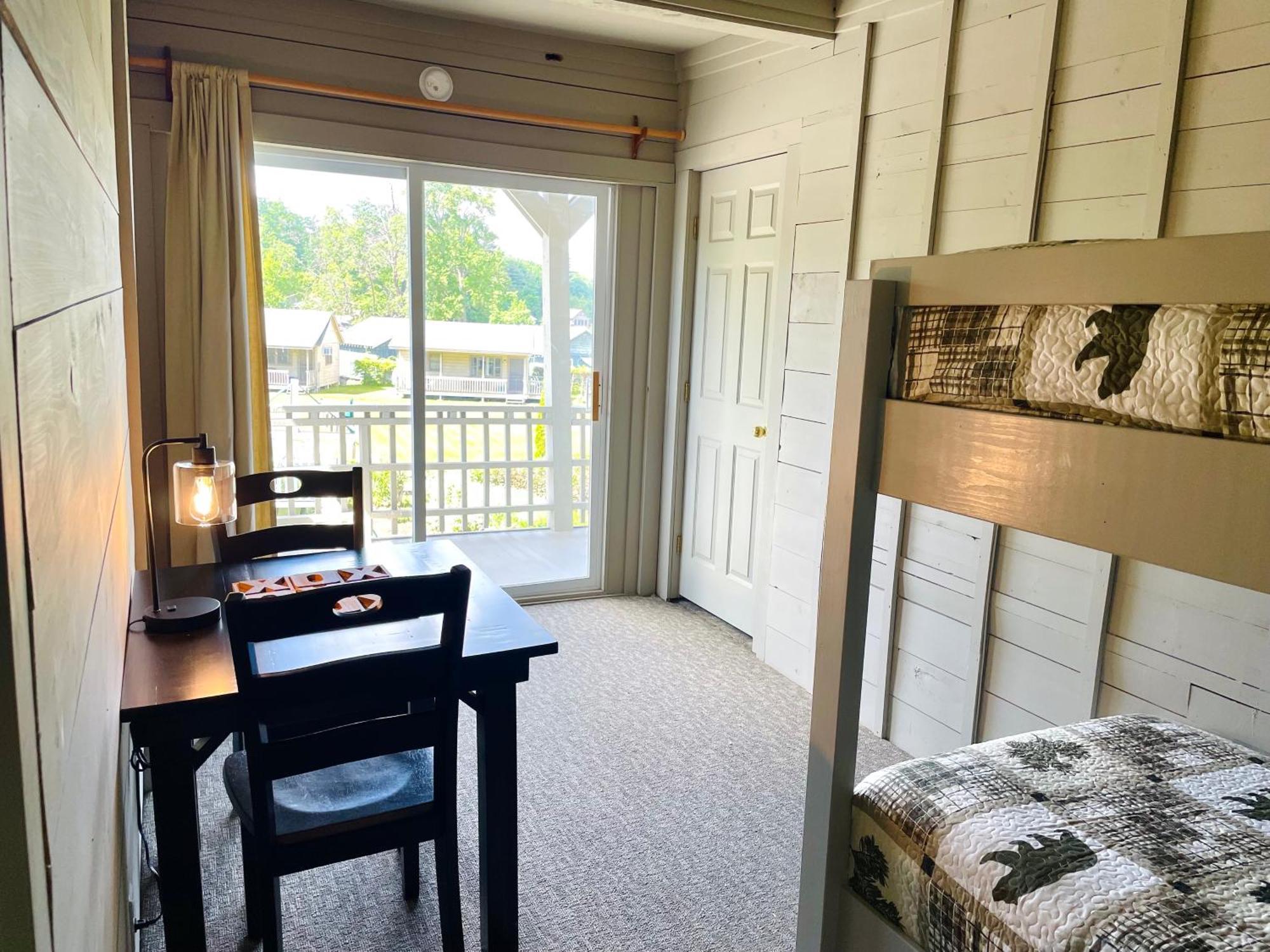 Waters Edge Lodge Лейк Джордж Екстериор снимка