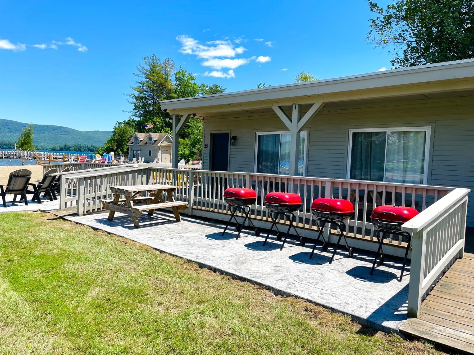 Waters Edge Lodge Лейк Джордж Екстериор снимка