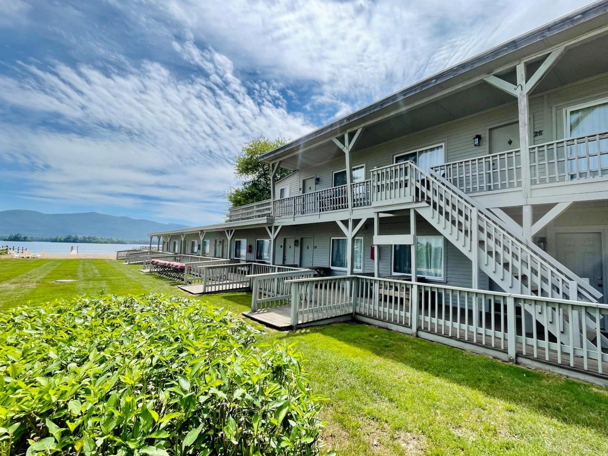 Waters Edge Lodge Лейк Джордж Екстериор снимка