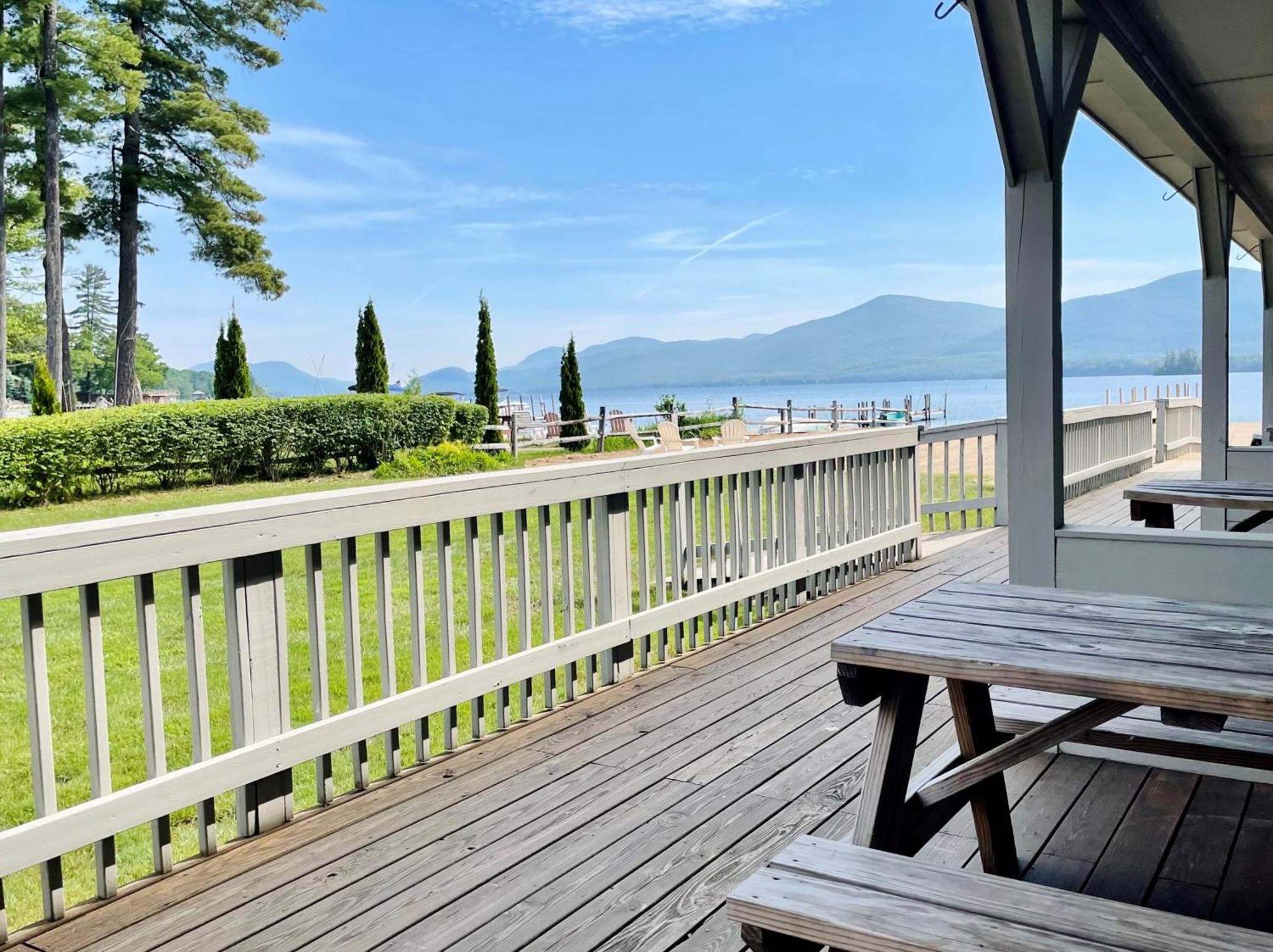 Waters Edge Lodge Лейк Джордж Екстериор снимка